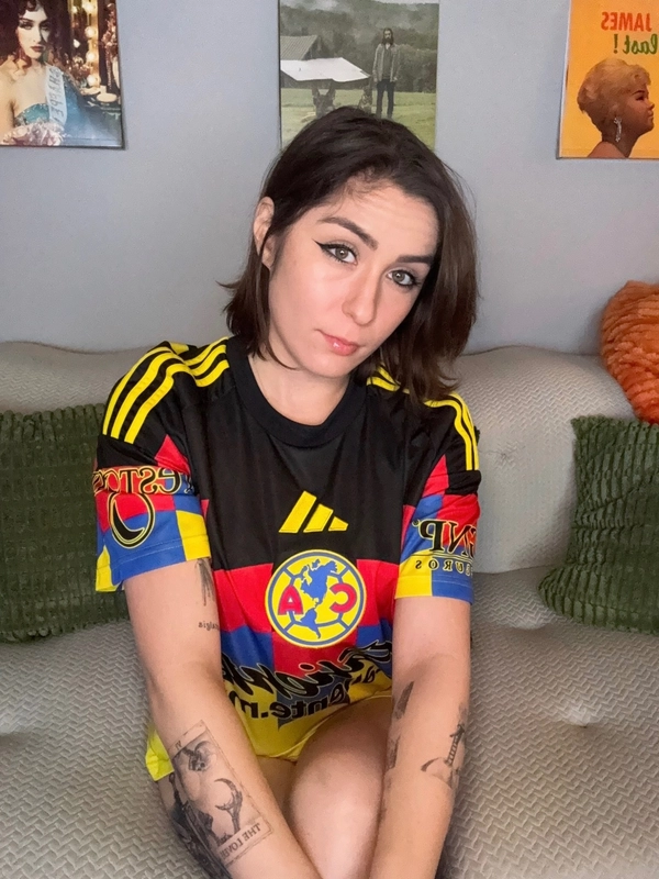 facetune_25-11-2025-00-49-49.jpg