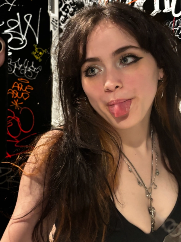 facetune_28-05-2025-10-14-00.jpg
