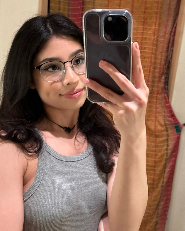 Do you like the glasses look? 