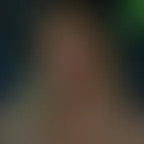 Who am i looking like that ?