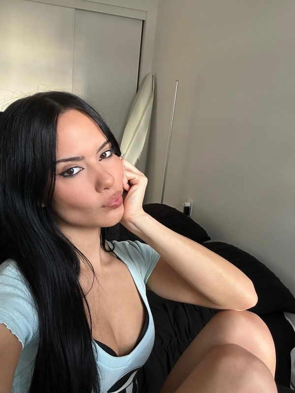 facetune_03-04-2025-19-11-13.jpg